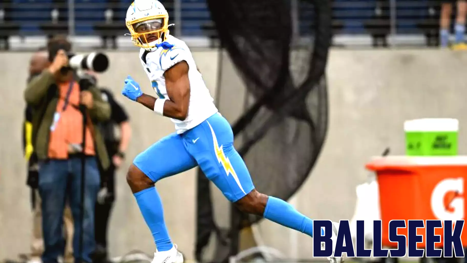 Chargers Rookie Tre' Harris Gains Insight from Hall of Fame Experience