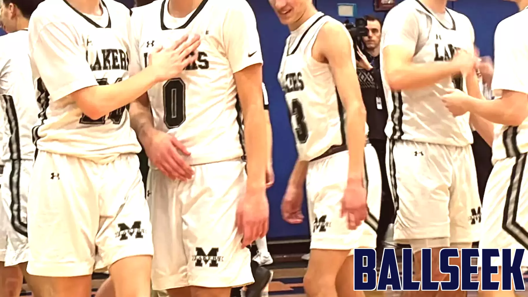 Which teams advanced in the District 10 boys basketball playoffs?