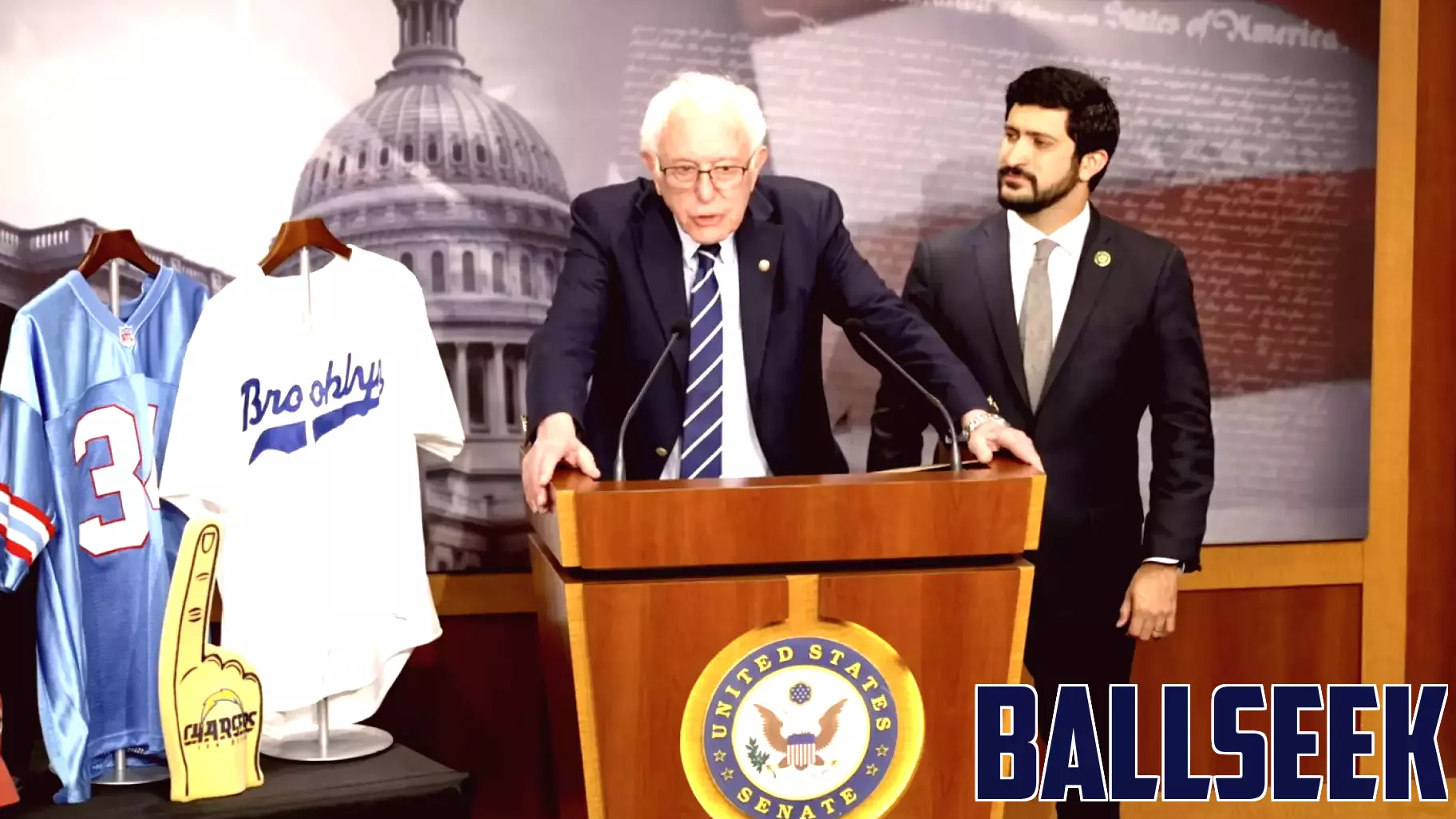 With Bears in mind, Sanders bill would offer up sports teams to city before 'billionaire owners' try to move